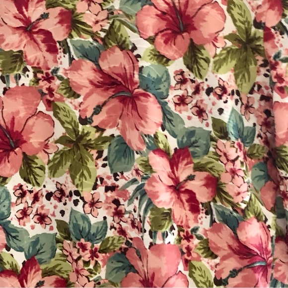 NWT! Hawaiian Hibiscus Print Top Large - Picture 2 of 8